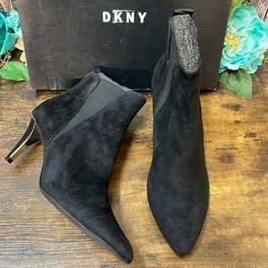 DKNY Women's Alani Suede Ankle Booties 8.5M Black
